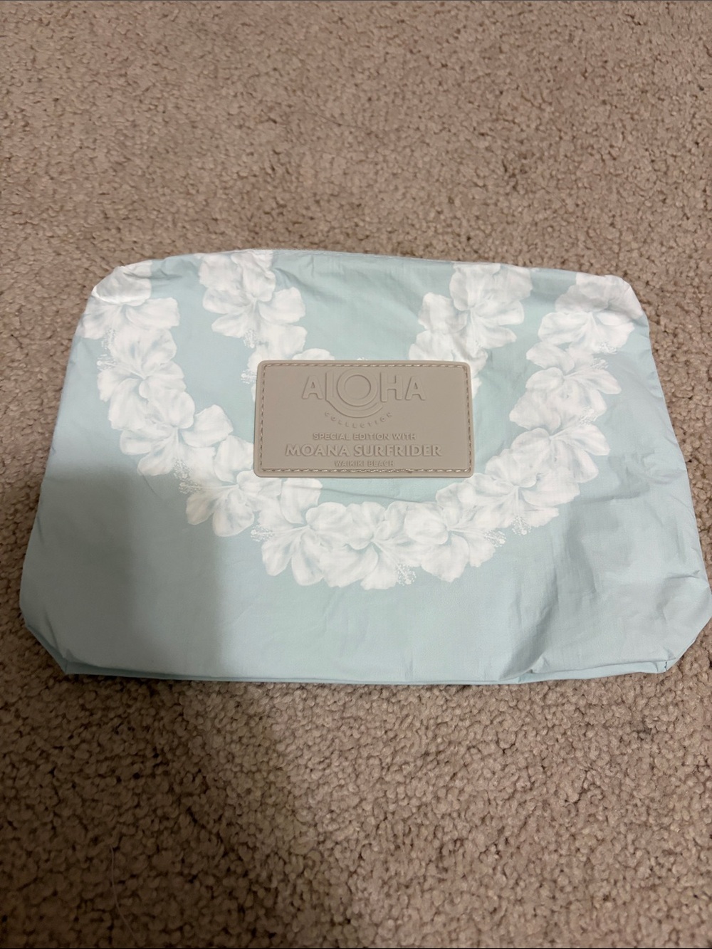 Aloha collection 
Moana Surfrider limited edition
Small pouch